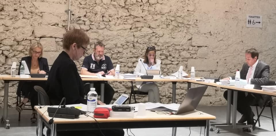 Anne GBIORCZYK au travail au Conseil Communautaire de l’agglomération de Val d’Europe